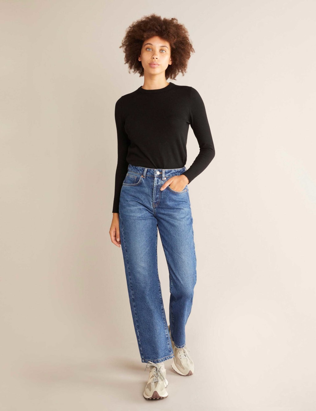Boyfriend Jeans 1 of 4