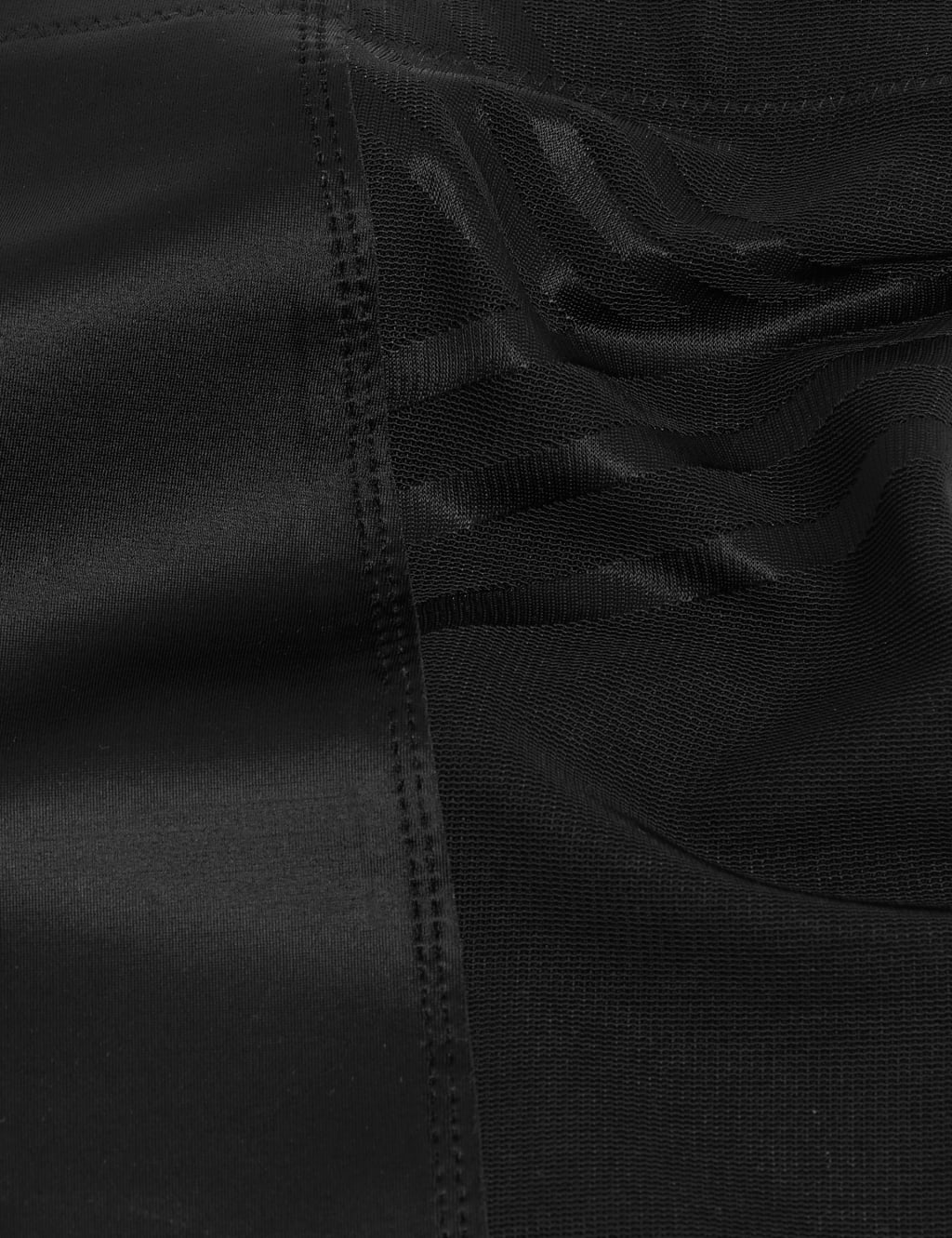Firm Control Magicwear™ Geometric Thigh Slimmer 5 of 5