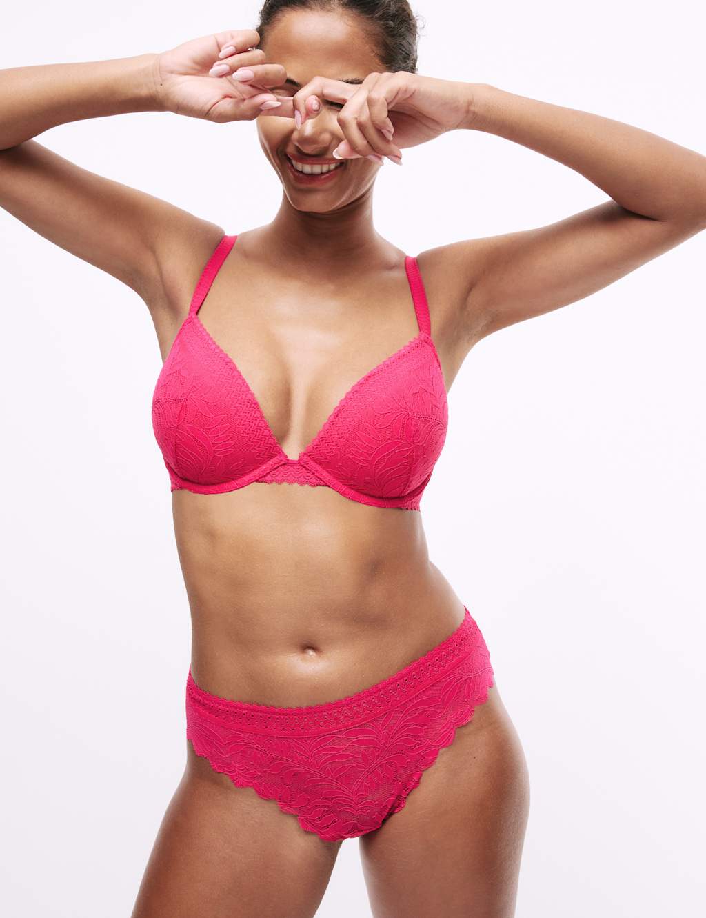 Flexifit™ Lace Wired Push-Up Bra A-E 3 of 7