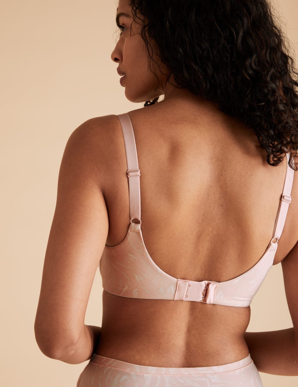 Sumptuously Soft™ Underwired T-Shirt Bra F-H 4 of 5