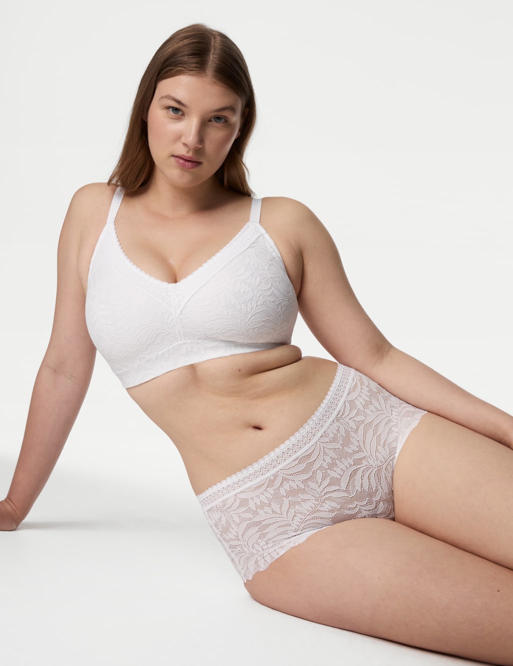 Flexifit™ Lace Non Wired Minimiser Bra C-H 5 of 7