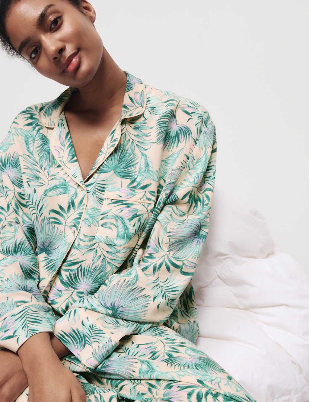 Leaf Print Revere Collar Pyjama Set 3 of 6