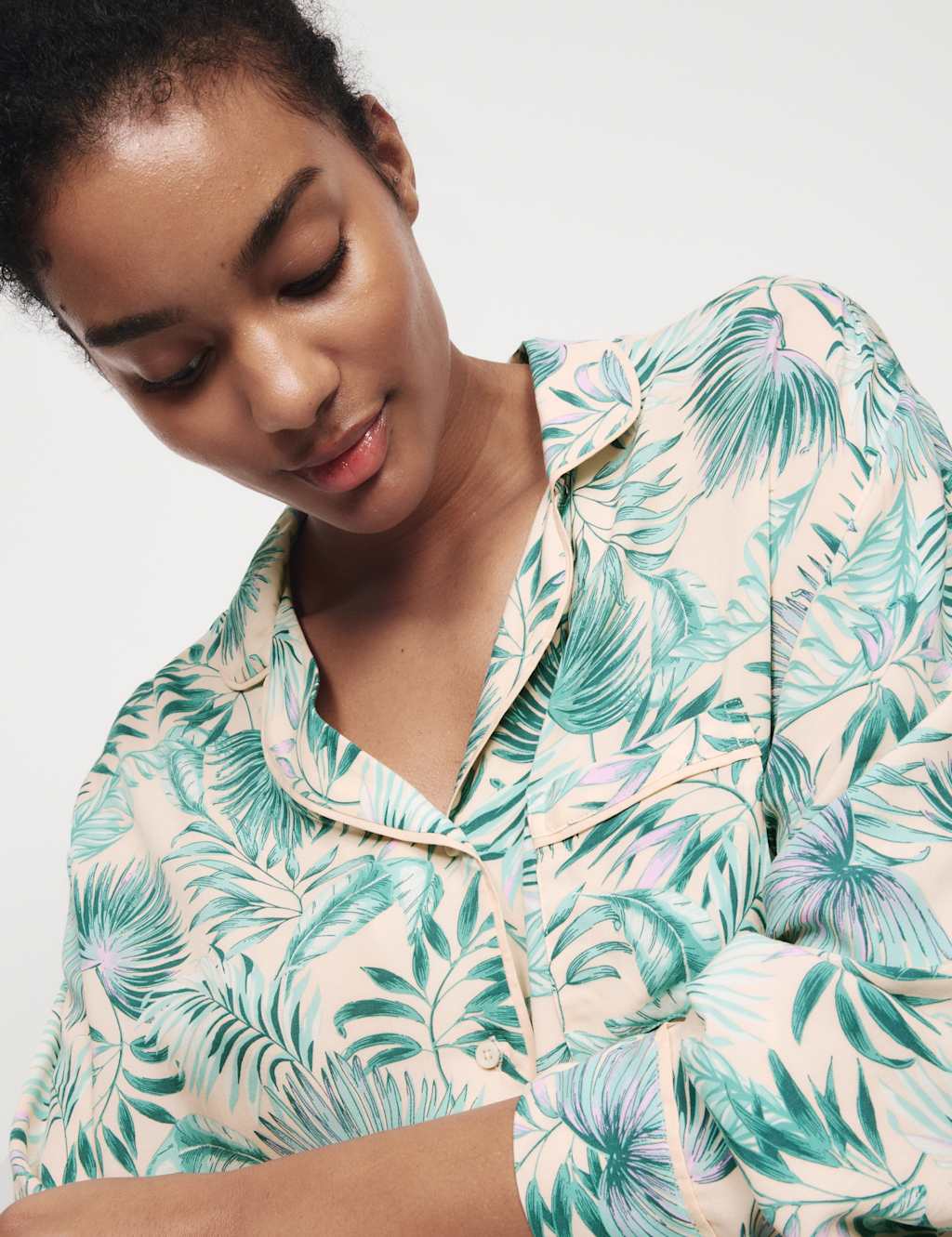 Leaf Print Revere Collar Pyjama Set 4 of 6