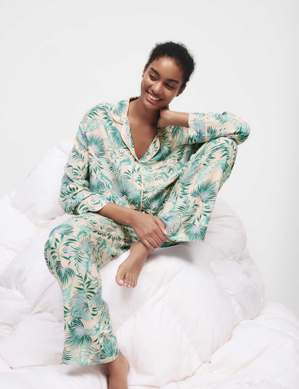 Leaf Print Revere Collar Pyjama Set 5 of 6