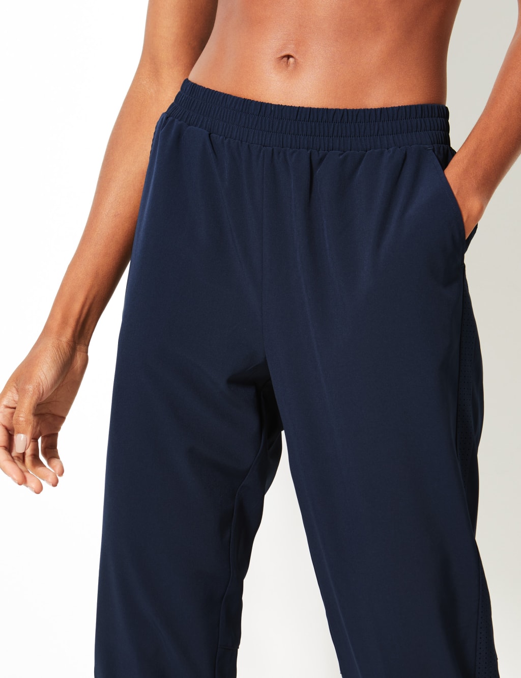 Quick Dry Cropped Joggers 5 of 6