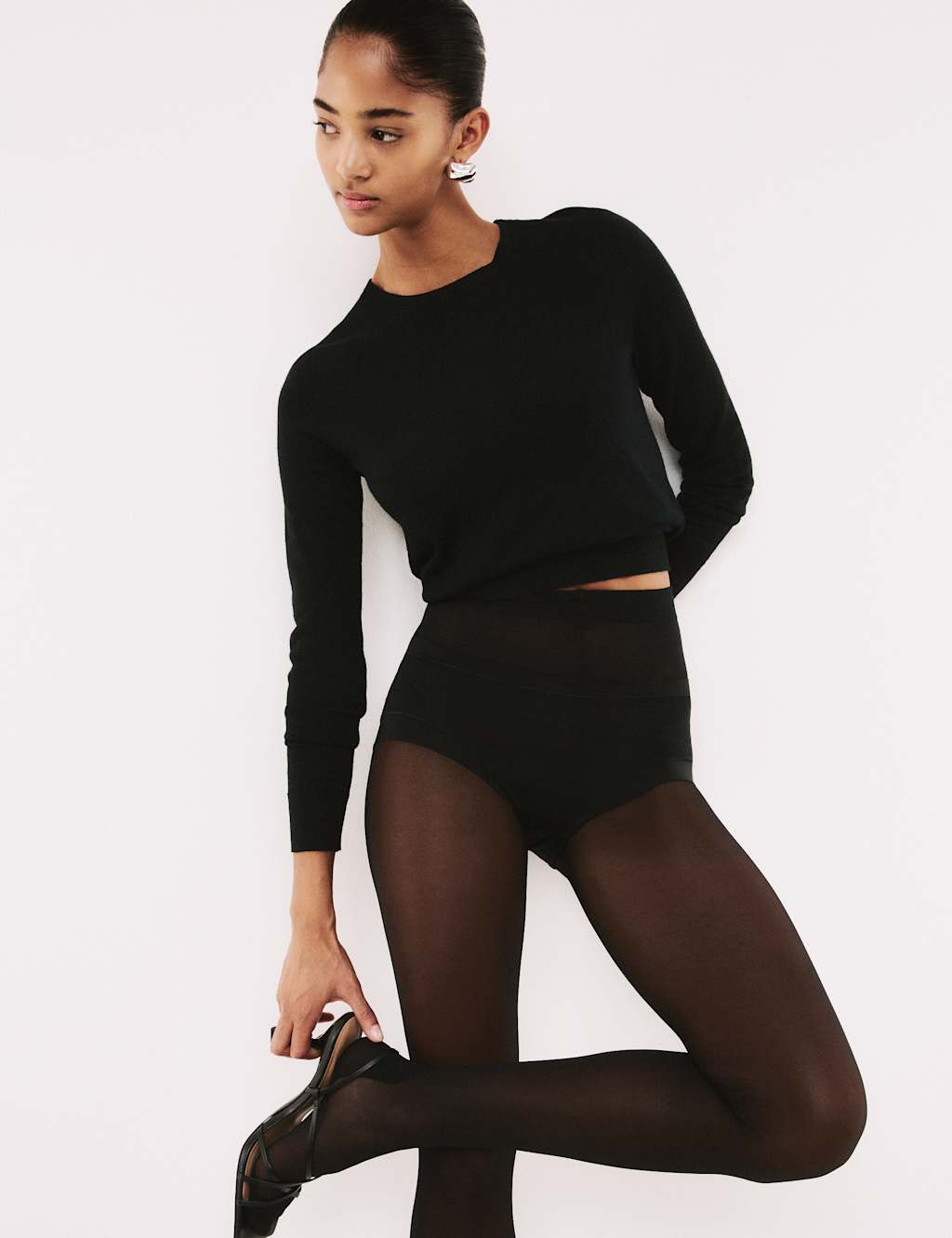 20 Denier Sheer Back Seam Cuban Heel Tights 4 of 8
