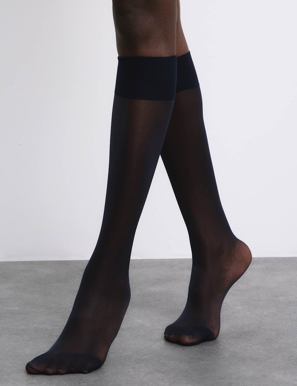 5pk 10 Denier Ladder Resist Matt Knee Highs 3 of 4