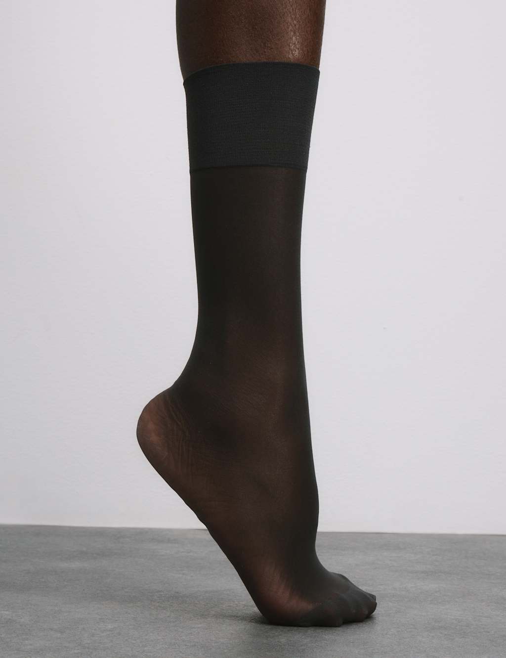 4pk 10 Denier Ladder Resist Knee Highs 3 of 4