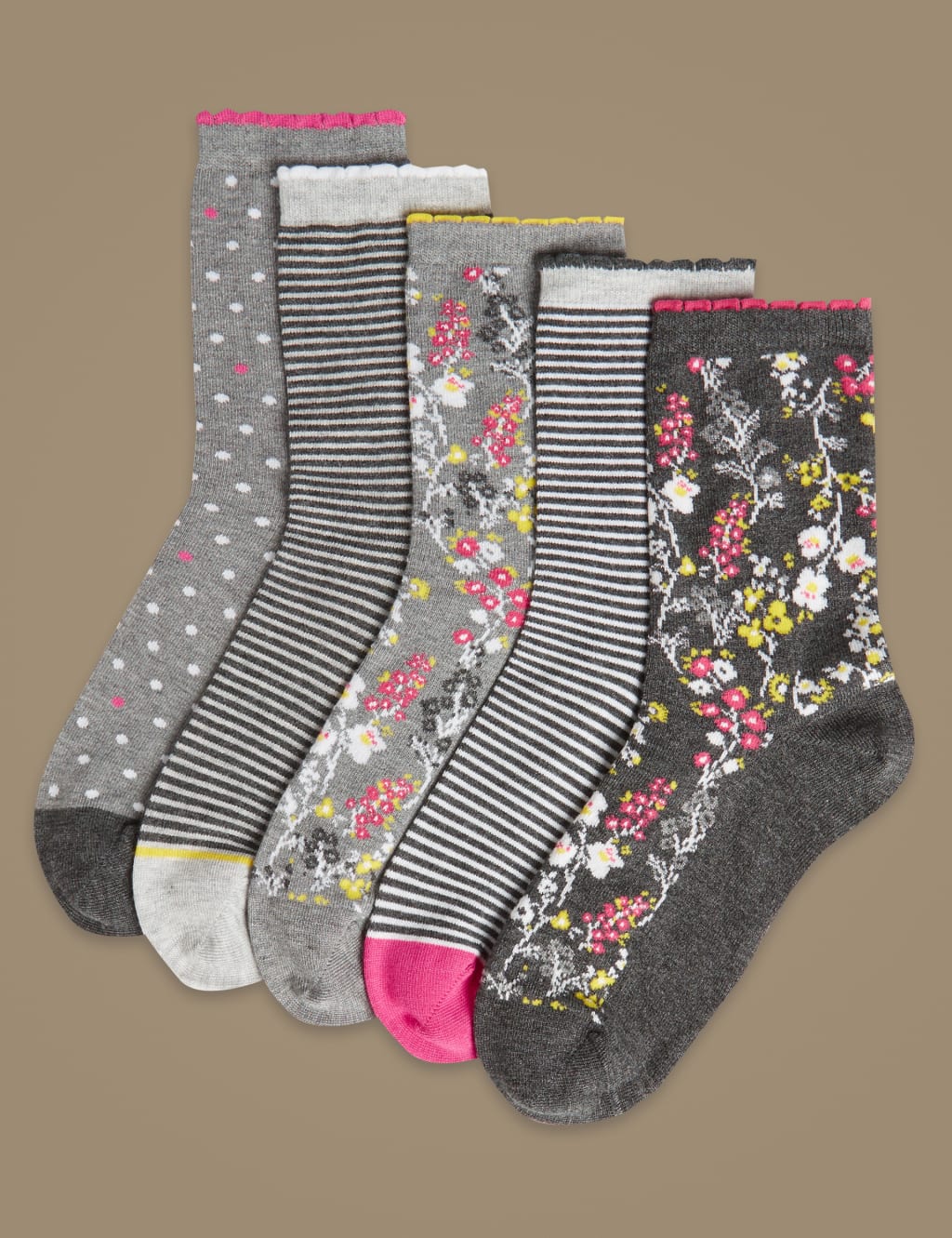5 Pair Pack Supersoft Ankle High Socks 1 of 3