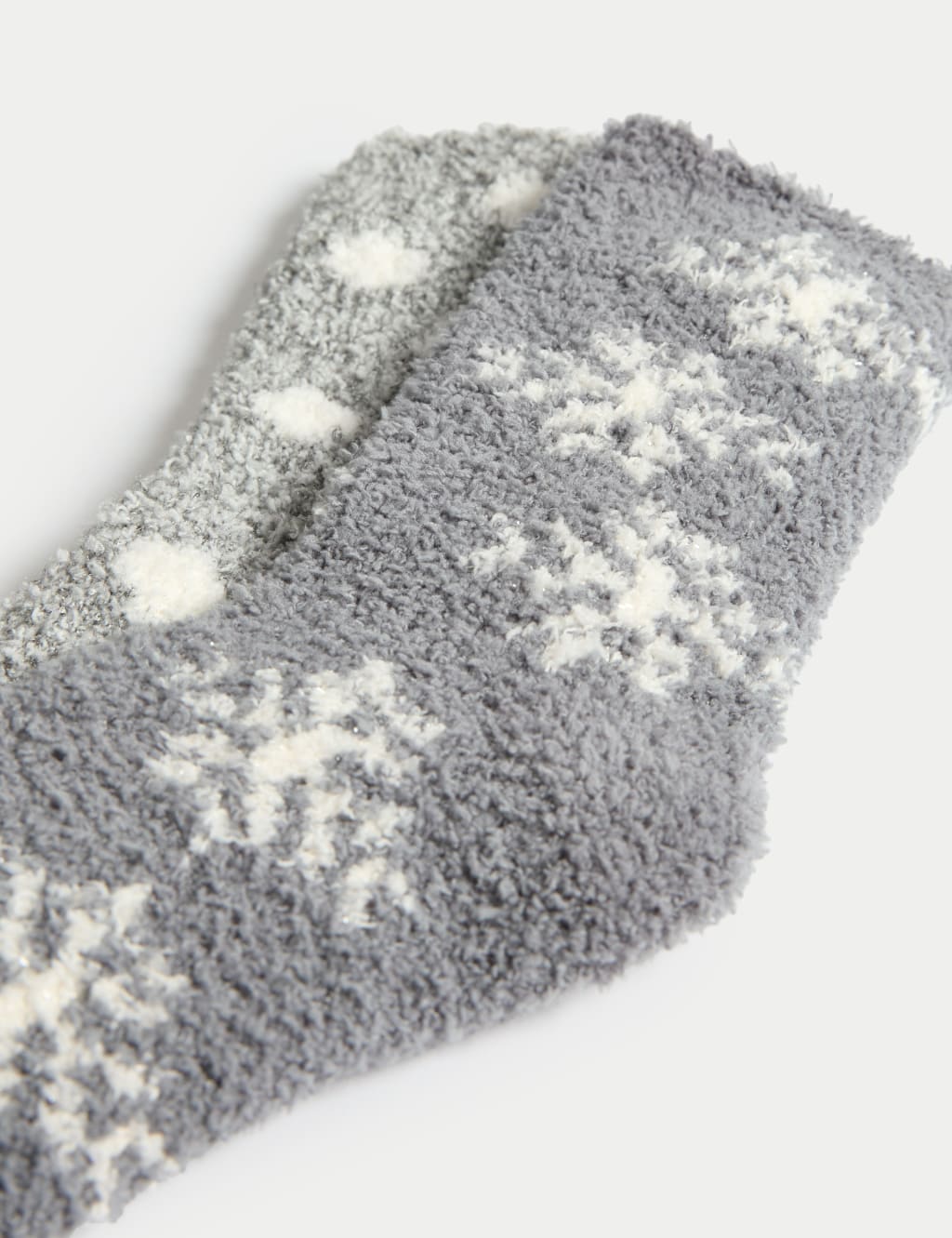 2pk Cosy Snowflake Fluffy Socks 2 of 2