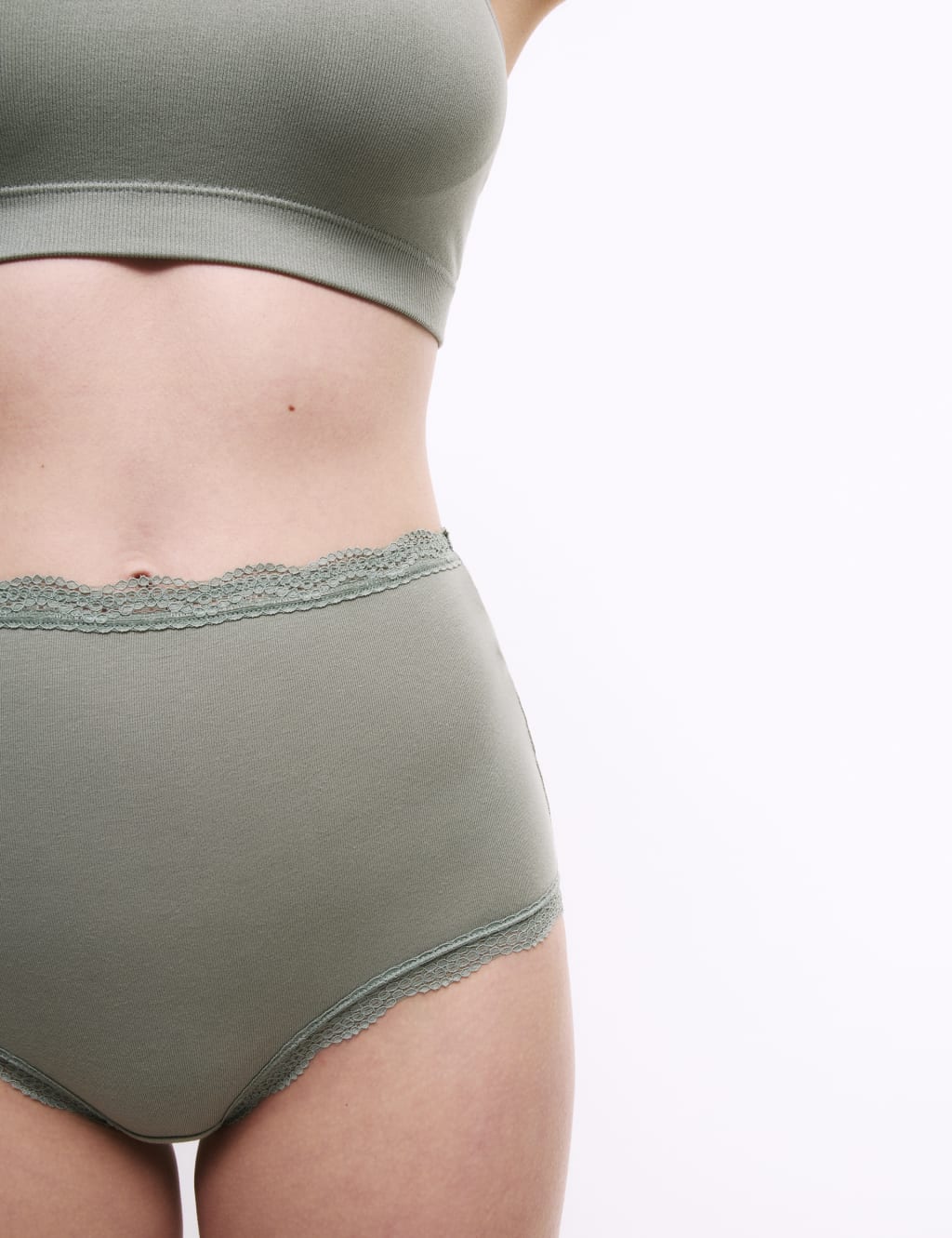 3pk Cotton Rich Full Briefs 2 of 5