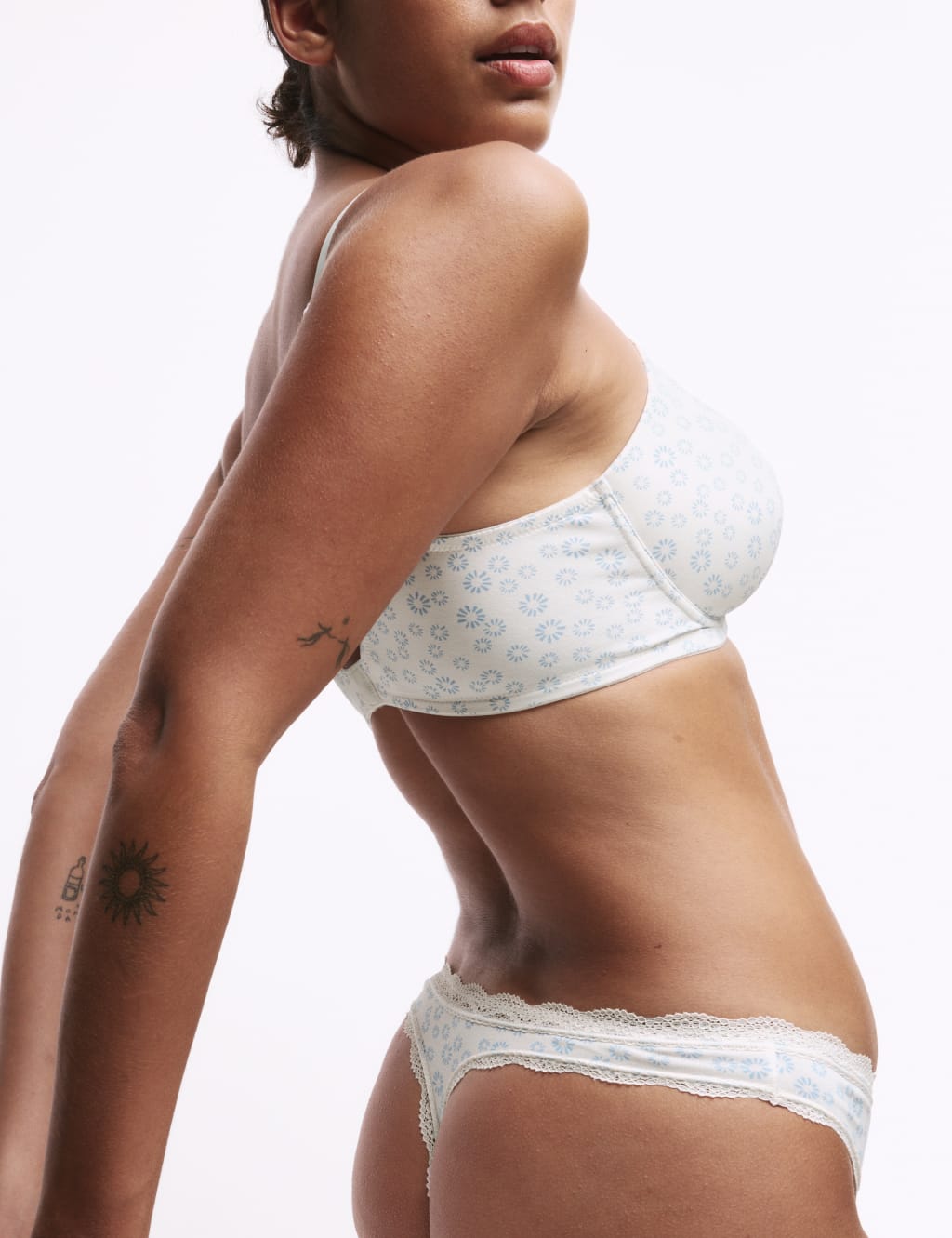 3pk Cotton Rich Thongs 4 of 6