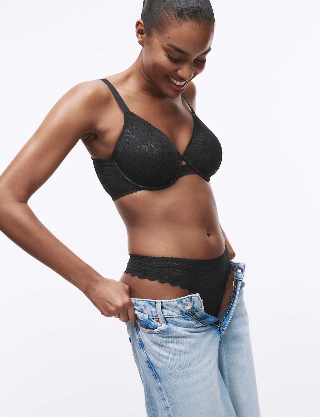 3pk Flexifit™ Lace Thongs 4 of 8