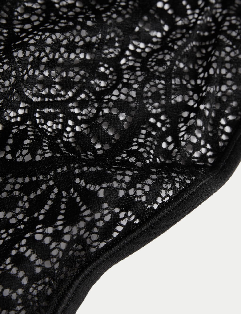 3pk Body Soft™ Lace Bikini Knickers 6 of 6