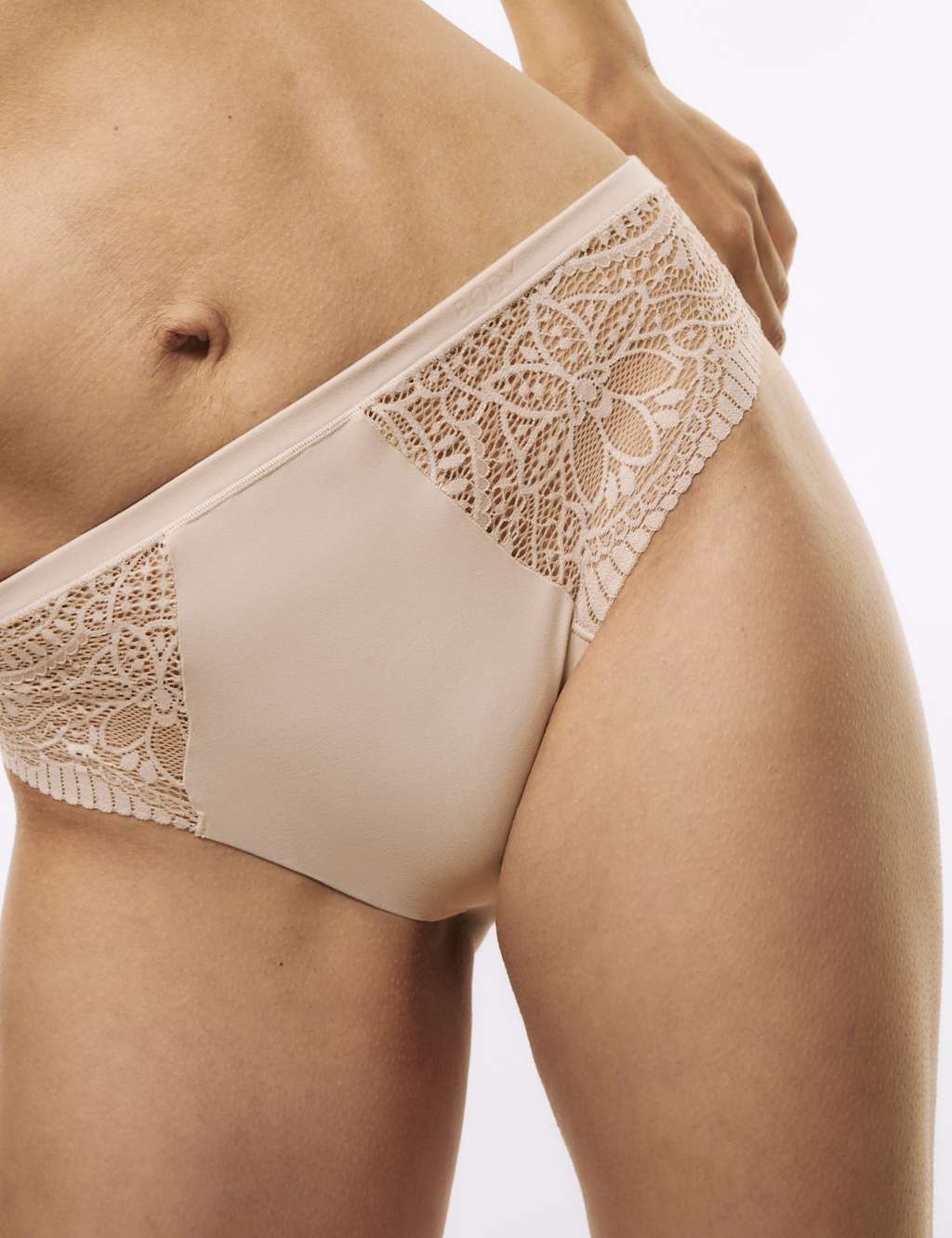 3pk Body Soft™ High Leg Knickers 3 of 7