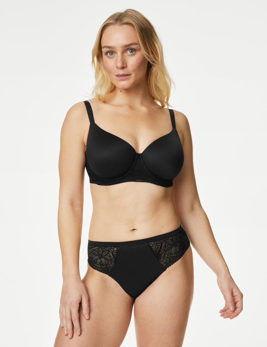 3pk Body Soft™ High Leg Knickers 3 of 6