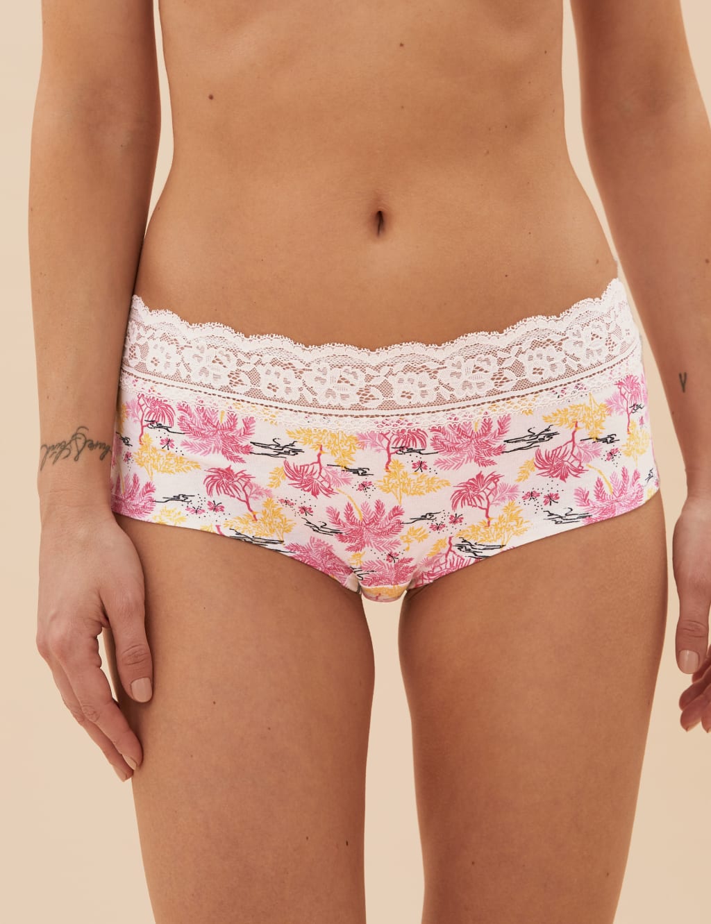 5pk Cotton Lycra® Lace Knickers 2 of 5