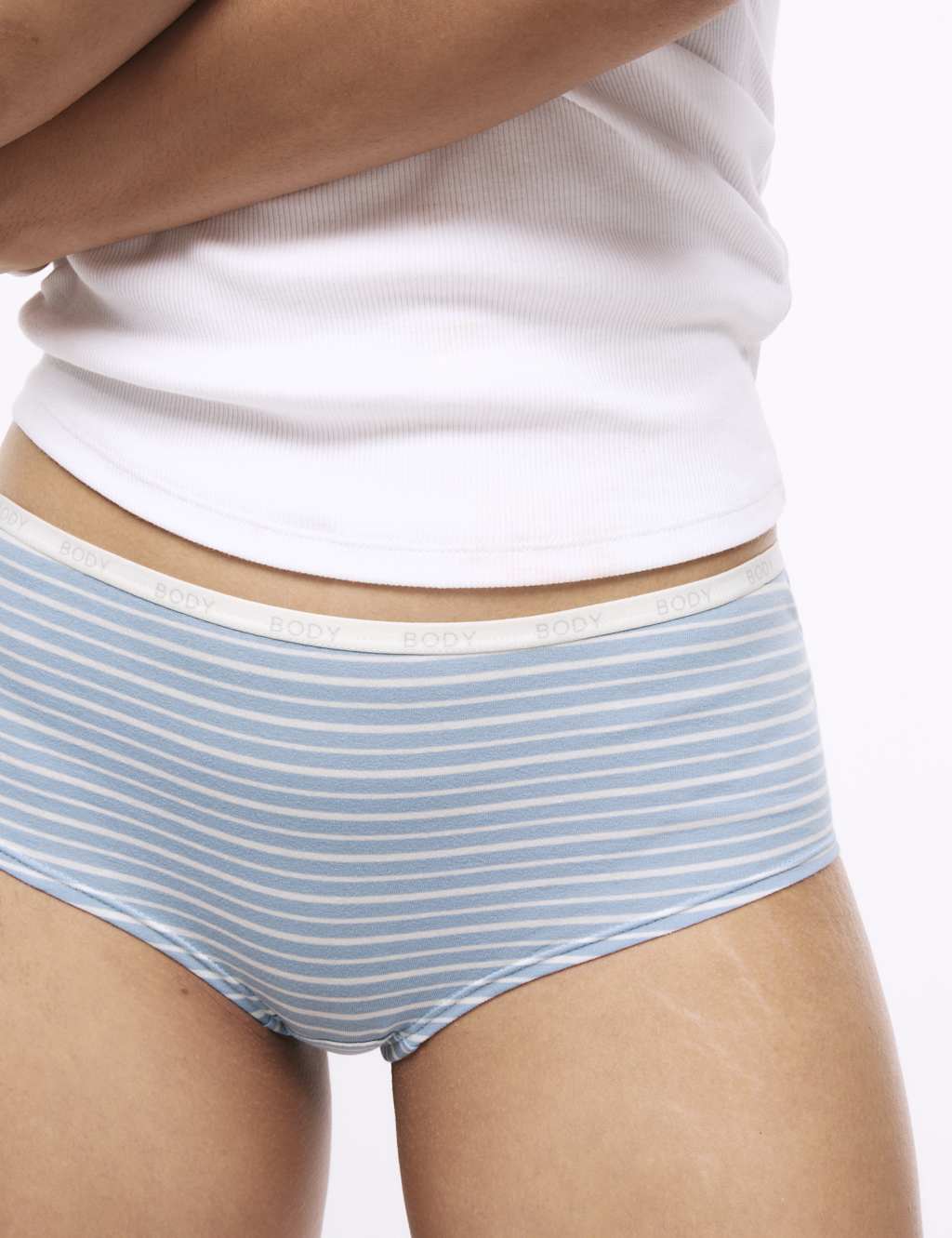 4pk Cotton Rich Low Rise Shorts 2 of 5