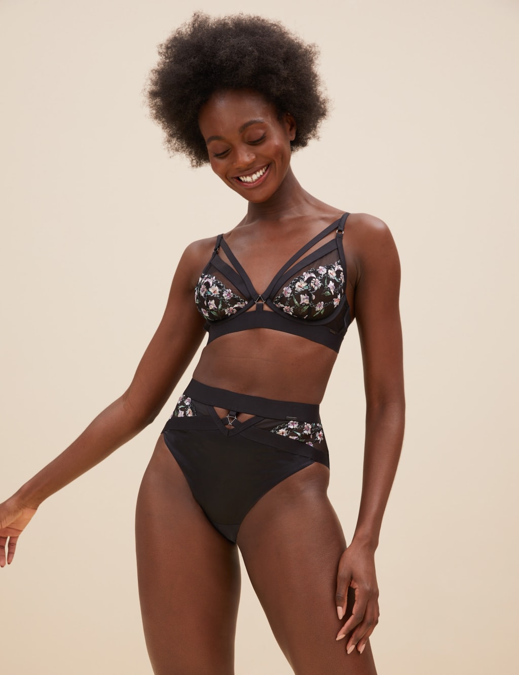 Alessandria Wired Plunge Bra A-E 1 of 7