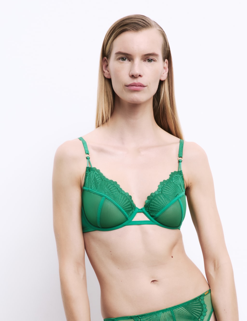 Leon Embroidery Wired Full Cup Bra A-E 5 of 8