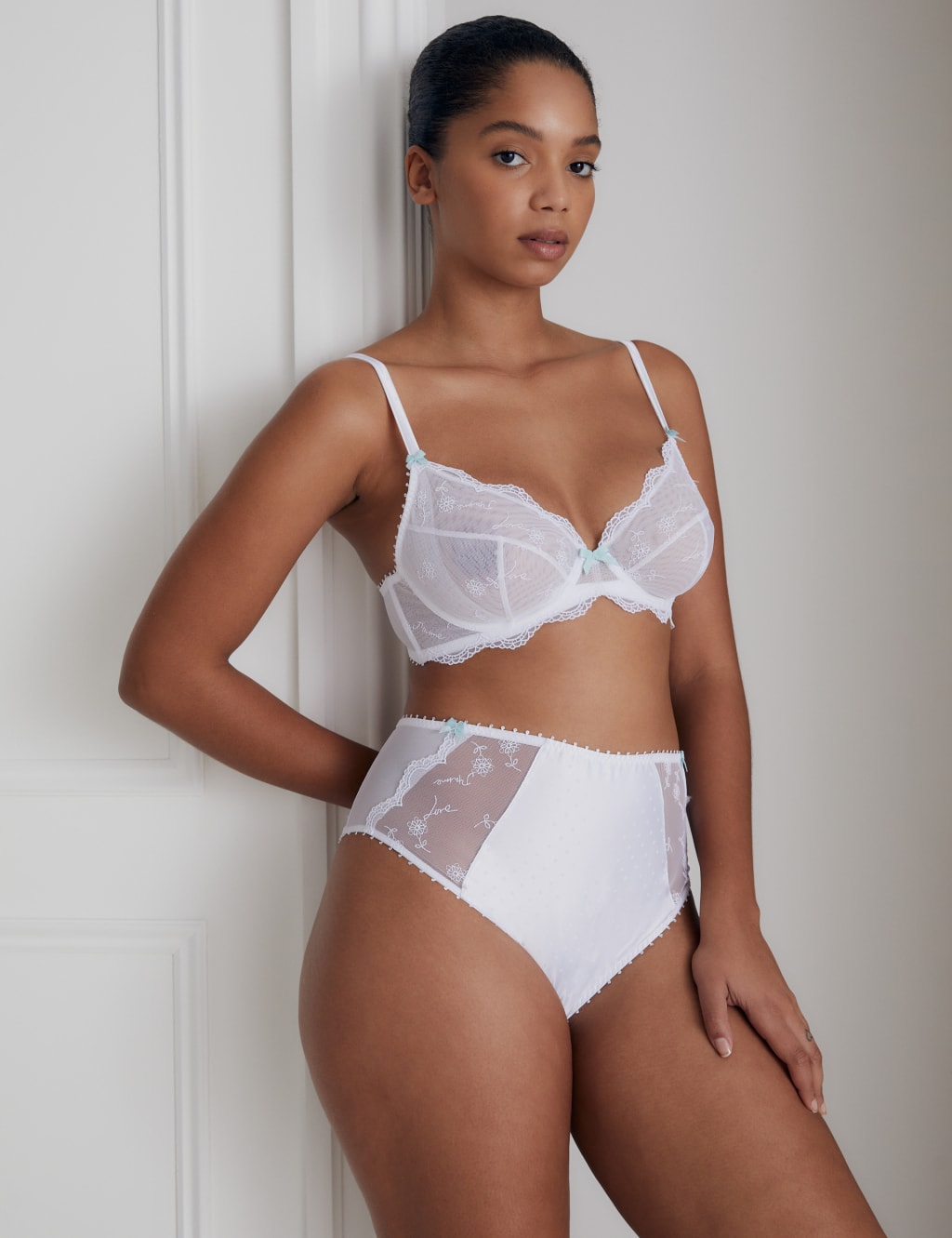 Evaline Wired Plunge Bra A-E 3 of 7