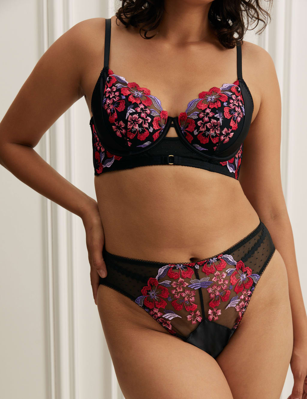 Isabella High Waisted High Leg Knickers 3 of 7
