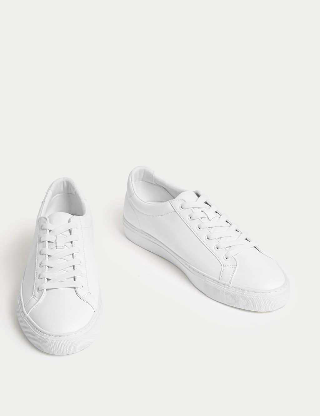 Plain white trainers mens new arrivals