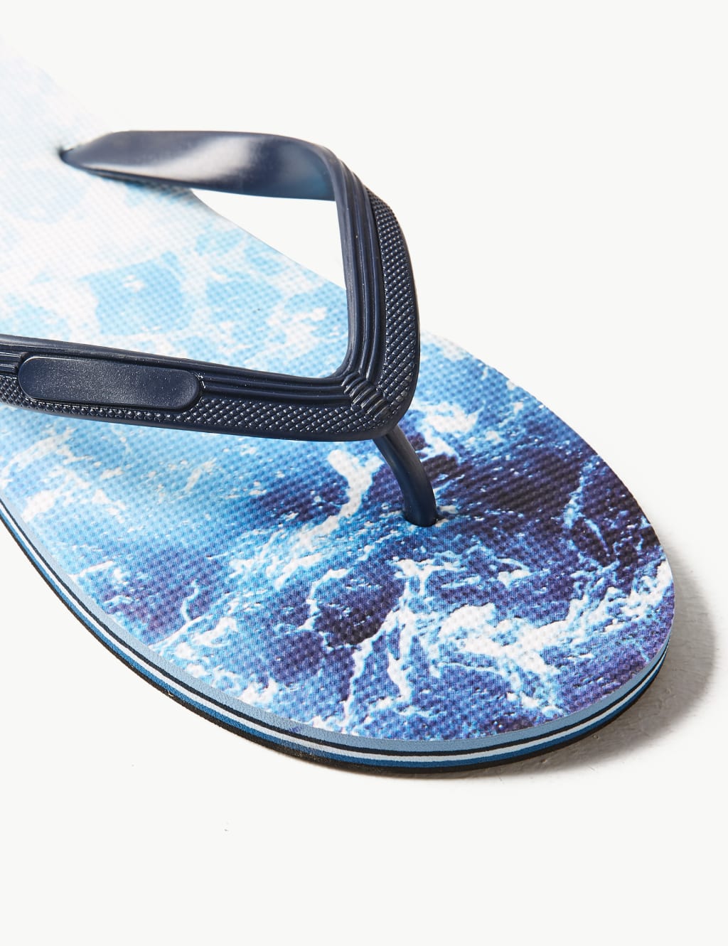 Wave Design Flip-flops 4 of 5