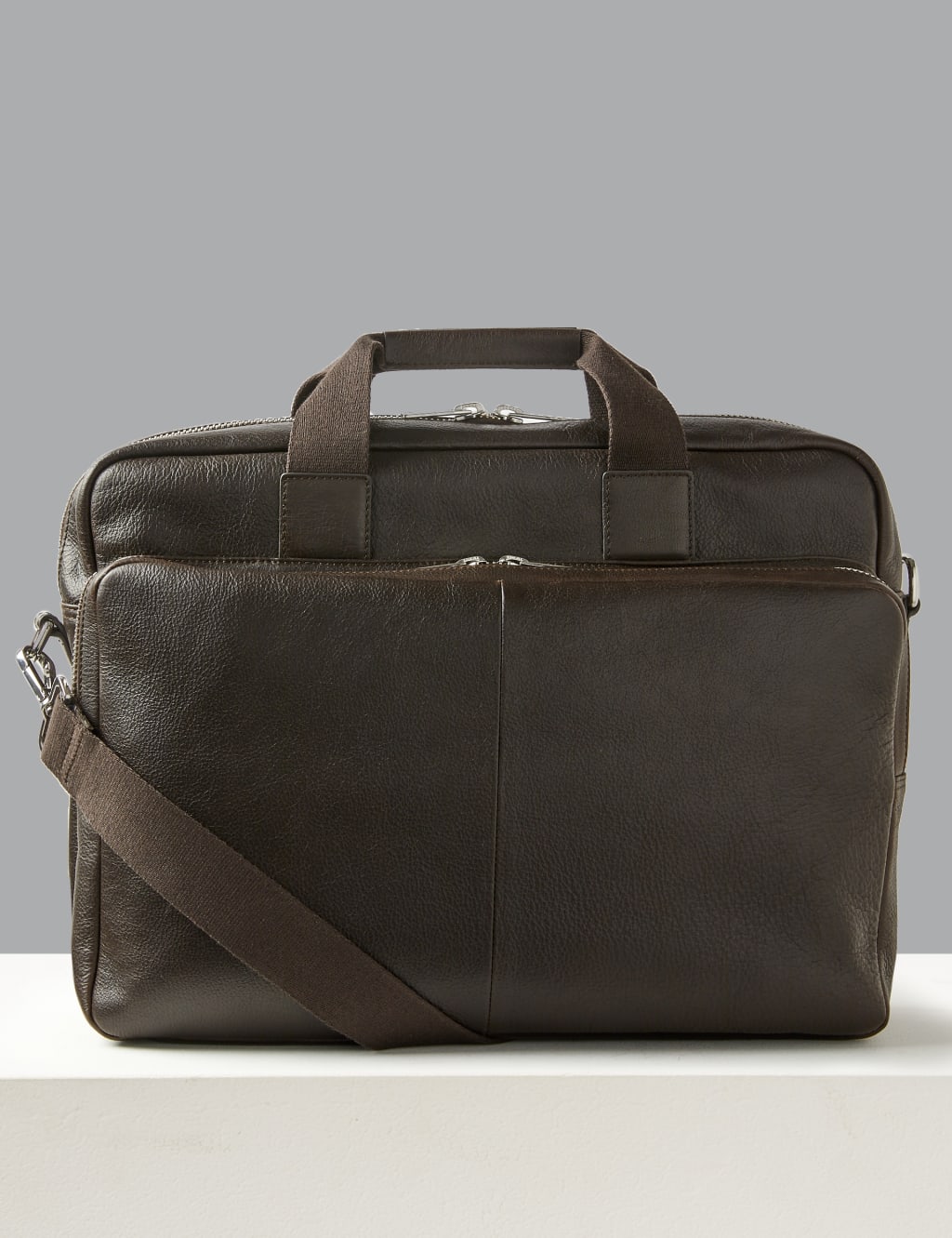 Luxury briefcase shop