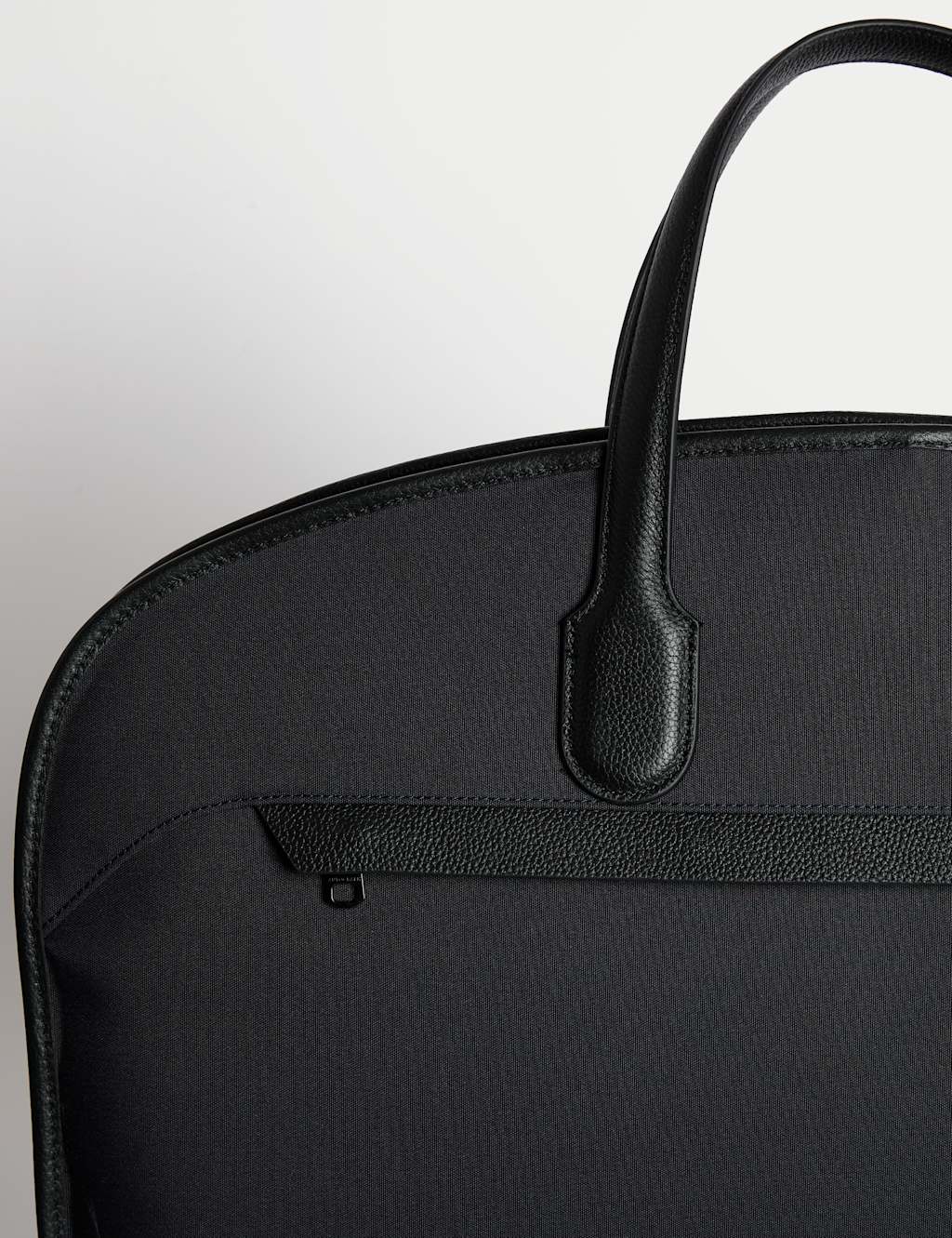 Performance Suitcarrier 4 of 5