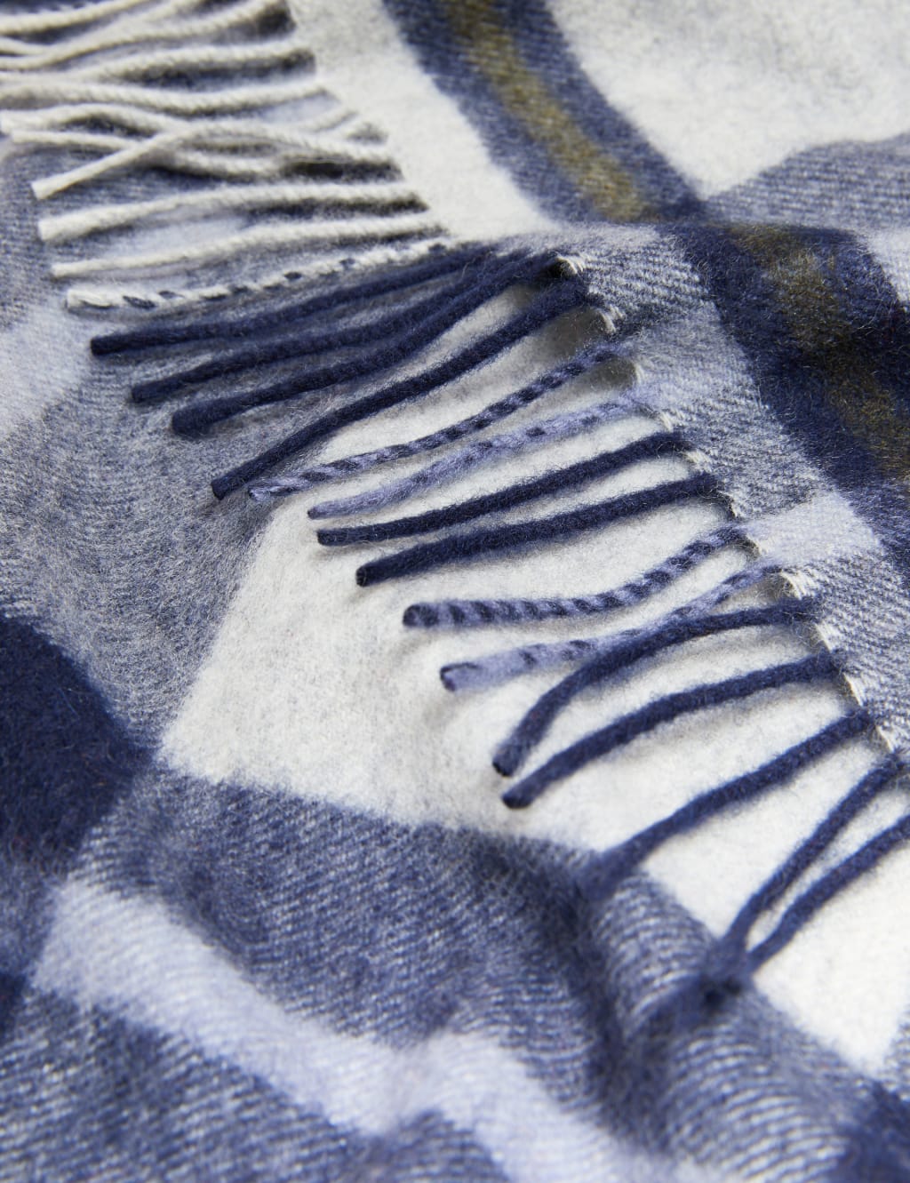 Pure Cashmere Checked Scarf 3 of 3