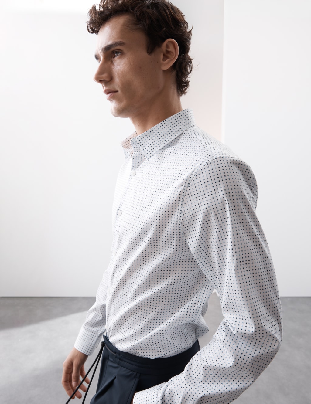 Slim Fit Performance Print Shirt 3 of 7