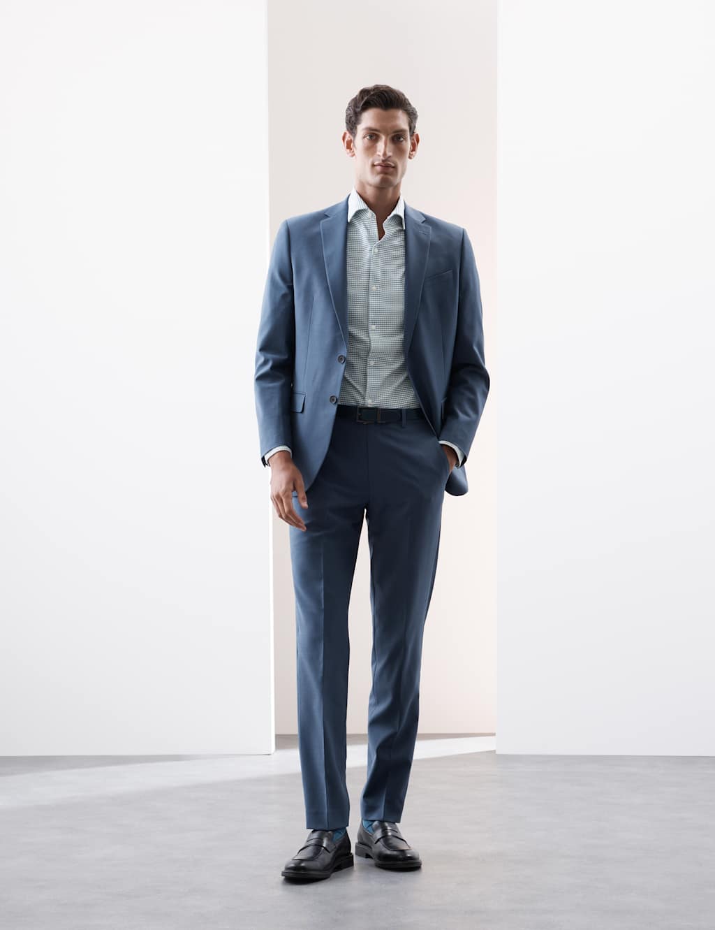 Tailored Fit Stretch Performance Shirt 7 of 7