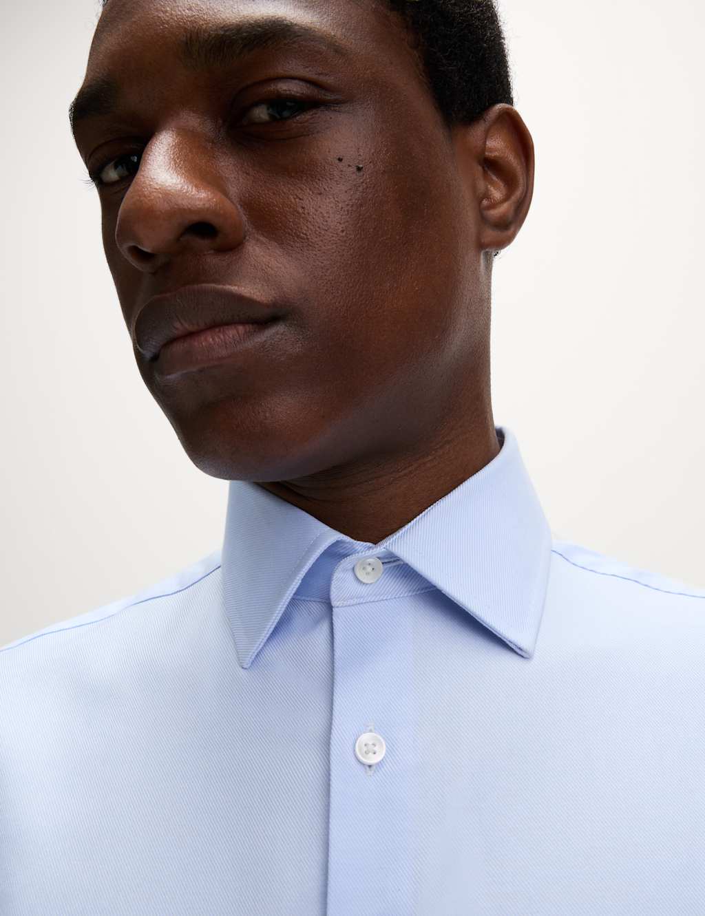 Tailored Fit Luxury Cotton Twill Shirt 4 of 5