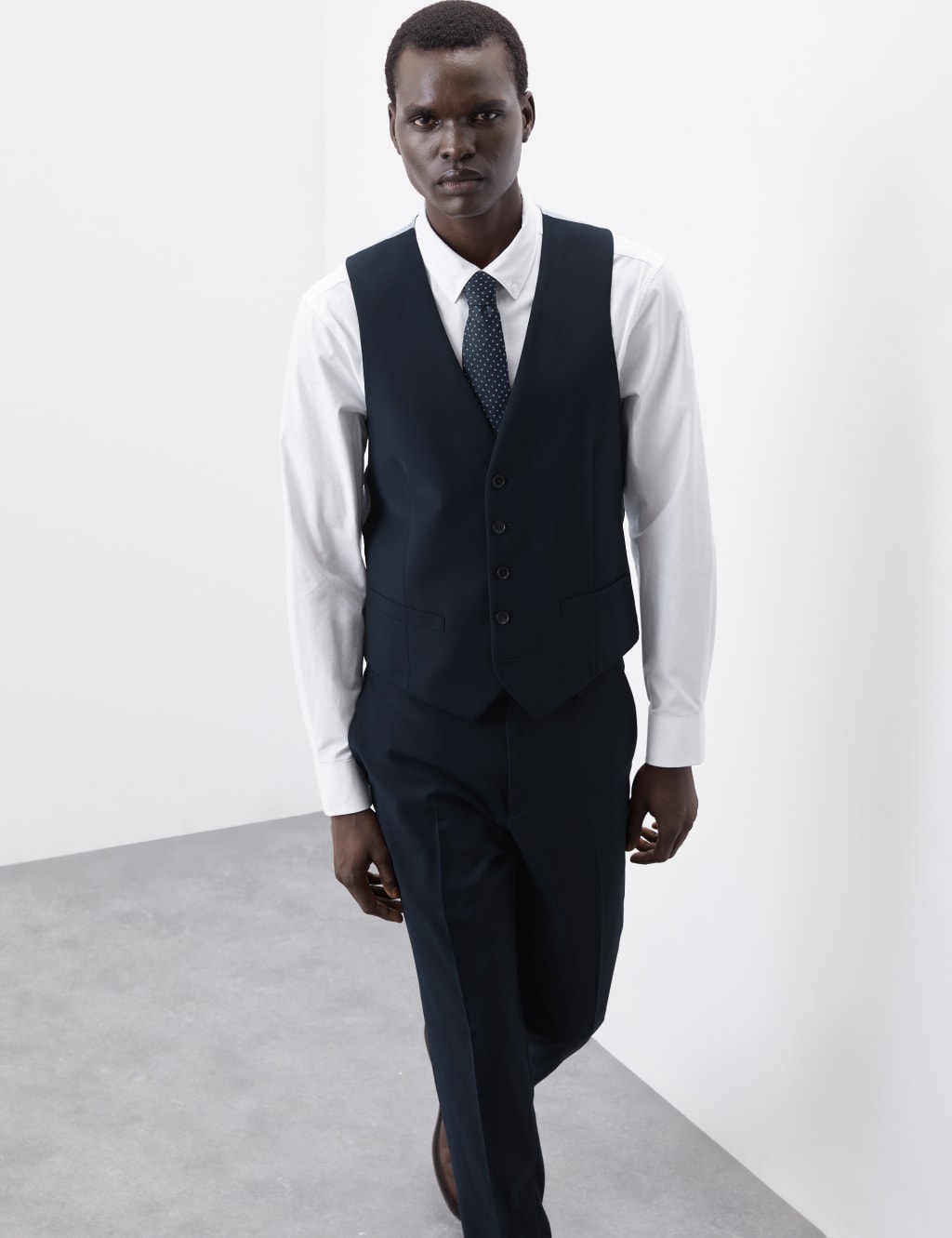 Wool Rich Performance Waistcoat 8 of 9
