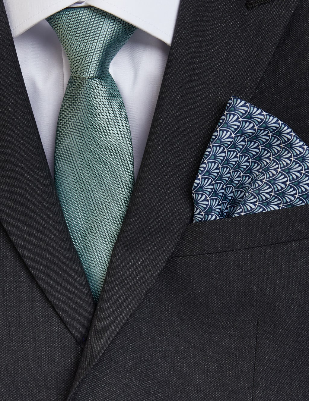 Slim Geometric Tie & Pocket Square Set 2 of 3