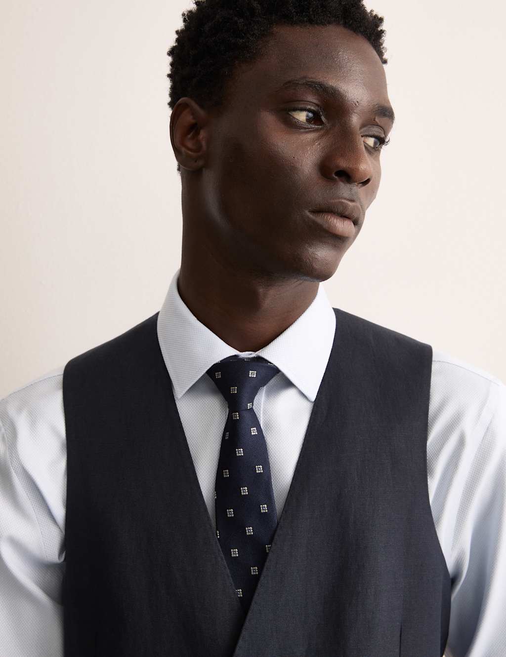 Tailored Fit Silk & Linen Blend Waistcoat 6 of 7