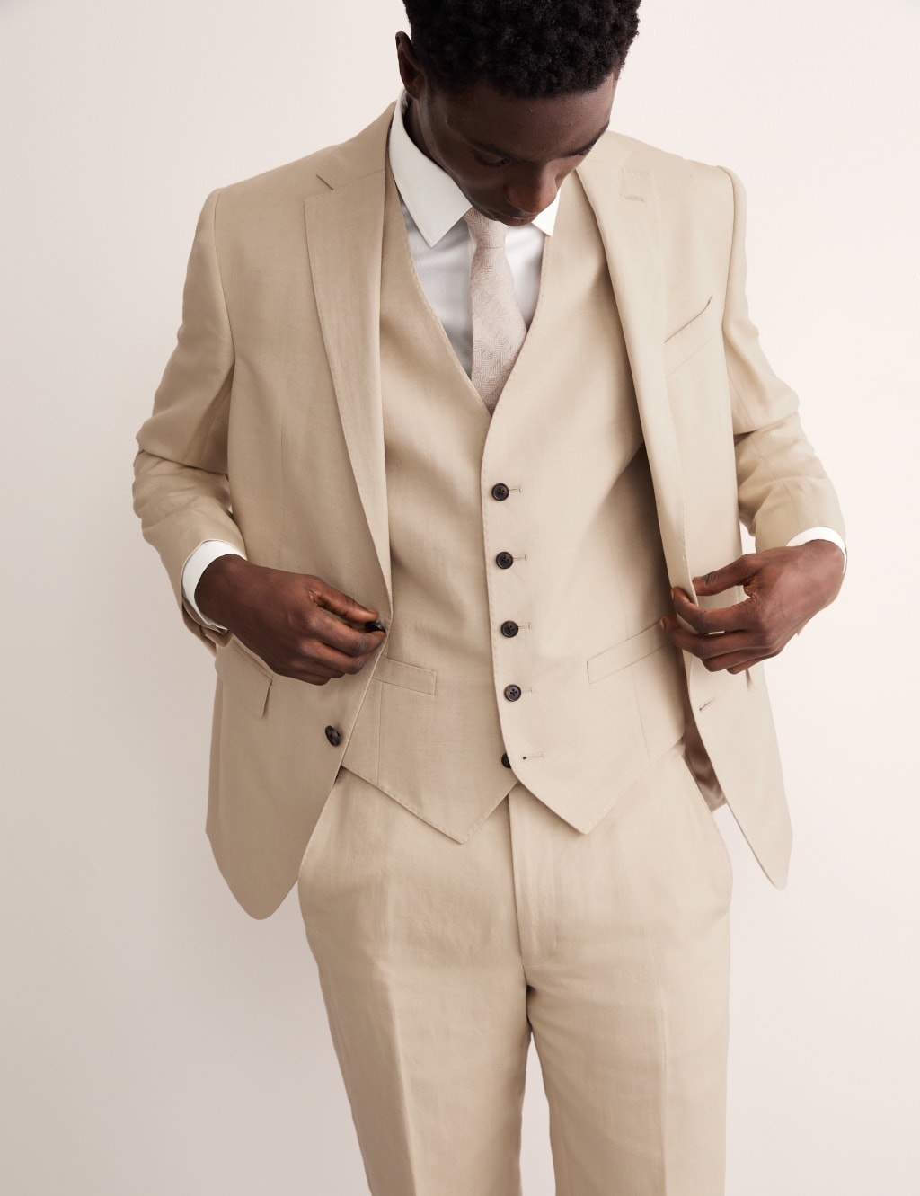 Tailored Fit Silk & Linen Blend Waistcoat 4 of 7