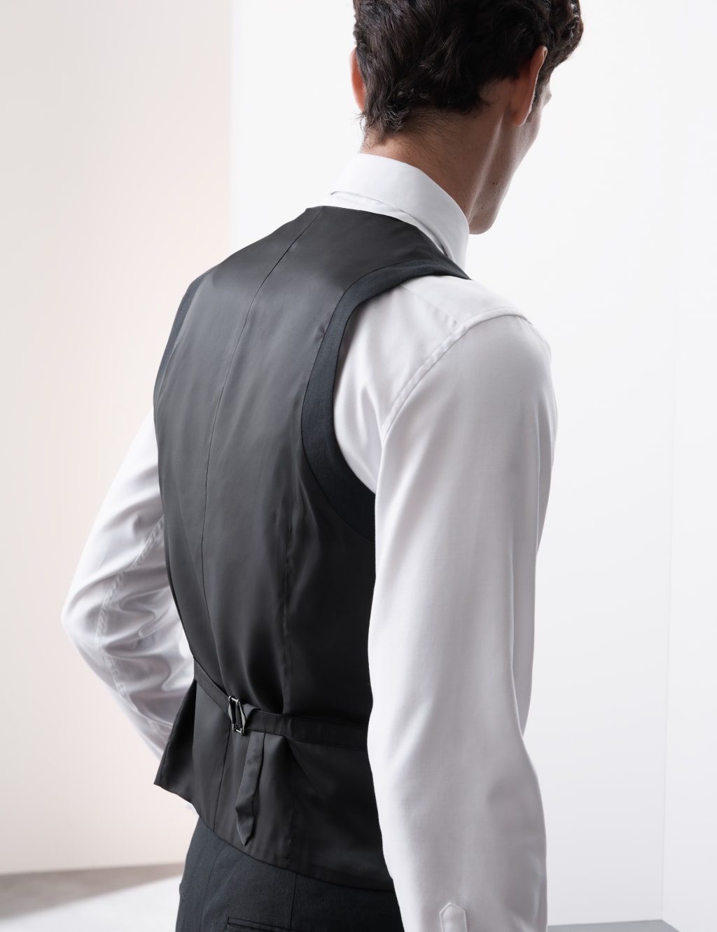 Italian Performance Linen Blend Double Breasted Waistcoat 3 of 6