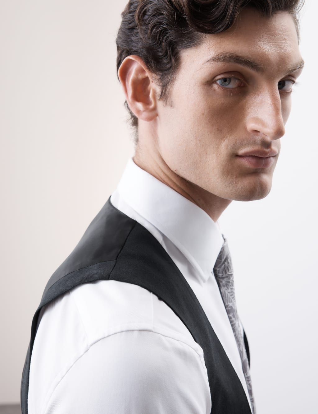 Italian Performance Linen Blend Double Breasted Waistcoat 5 of 6