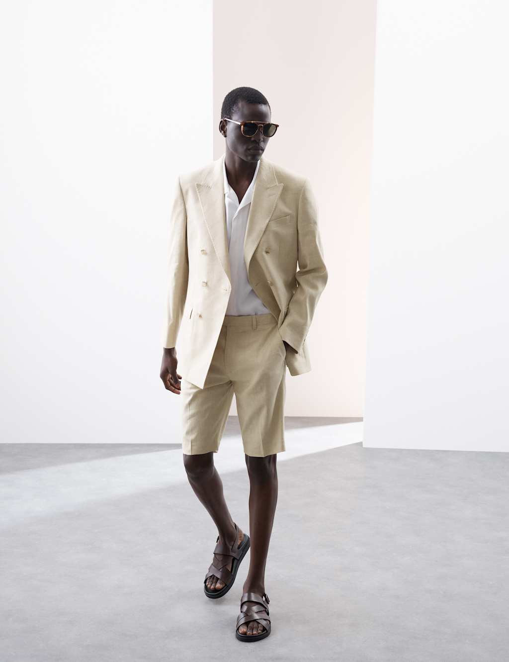 Tailored Fit Italian Performance Linen Blend Suit Shorts 4 of 9
