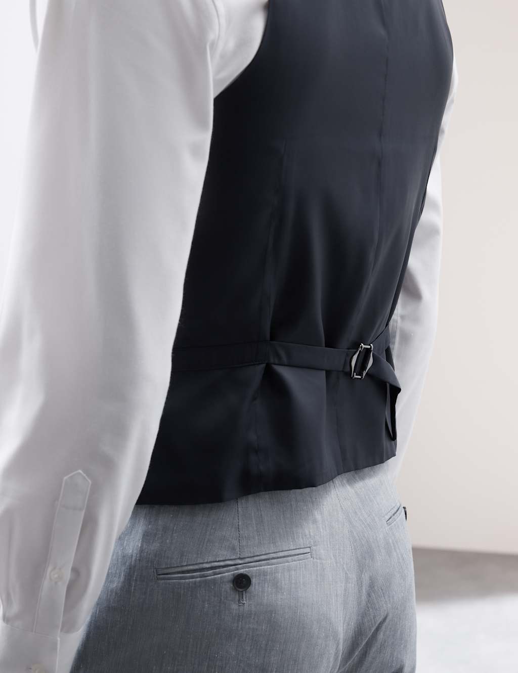 Italian Performance Linen Blend Waistcoat 5 of 6