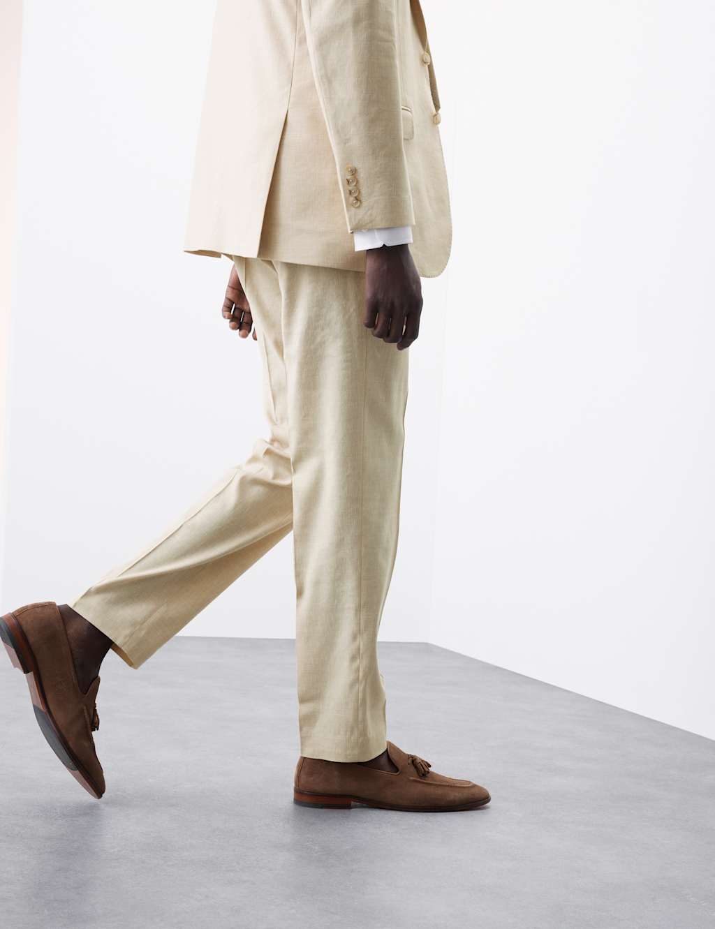 Tailored Fit Italian Performance Linen Blend Suit Trousers 4 of 8
