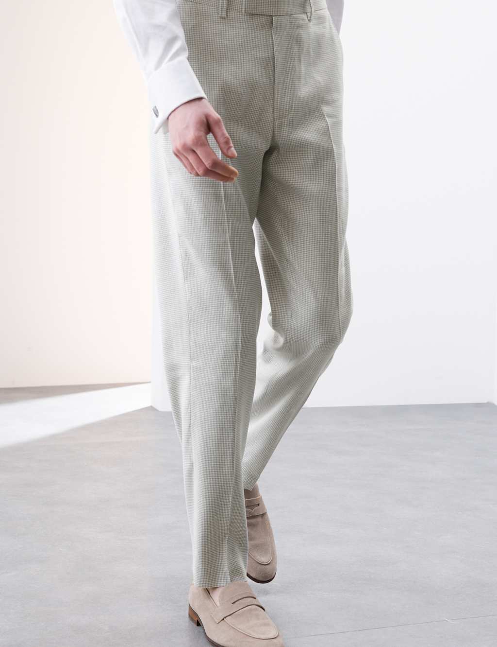 Tailored Fit Italian Performance Linen Blend Suit Trousers 6 of 8