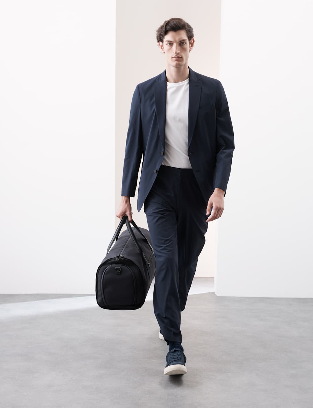 Tailored Fit Packable Blazer 4 of 9