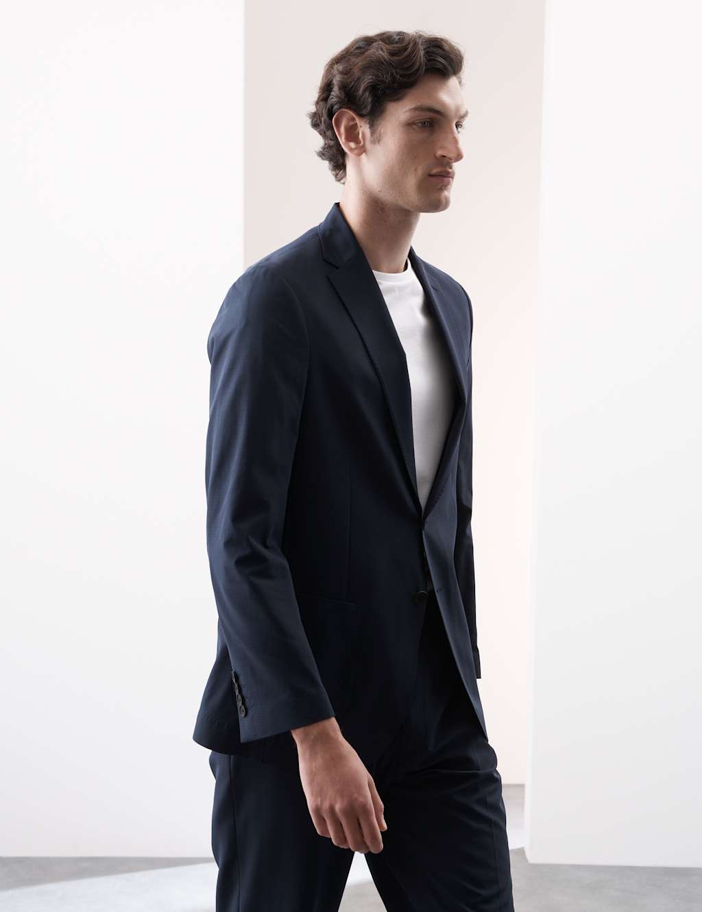 Tailored Fit Packable Blazer 6 of 9