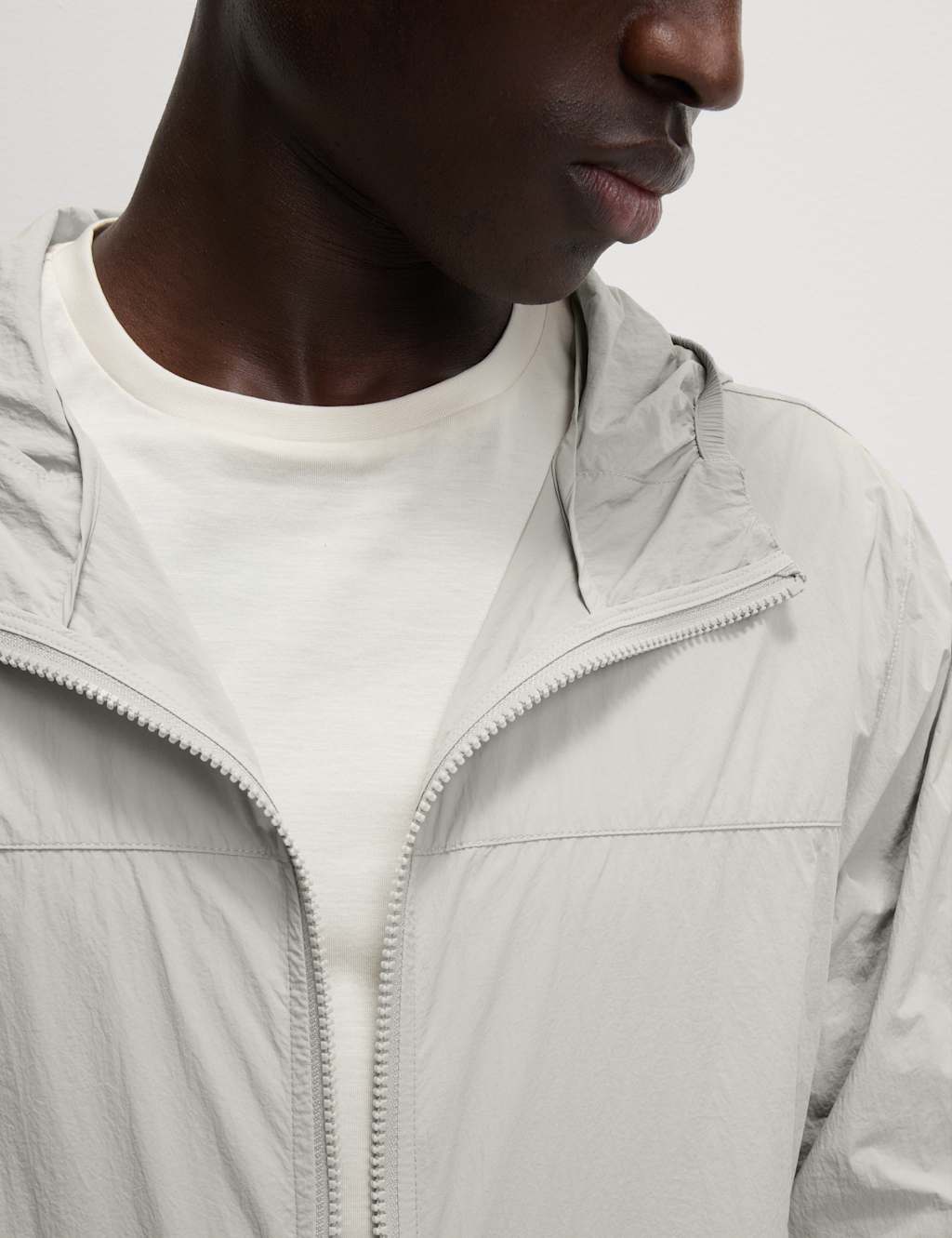 Lightweight Packable Windbreaker Jacket with Stormwear™ 3 of 8