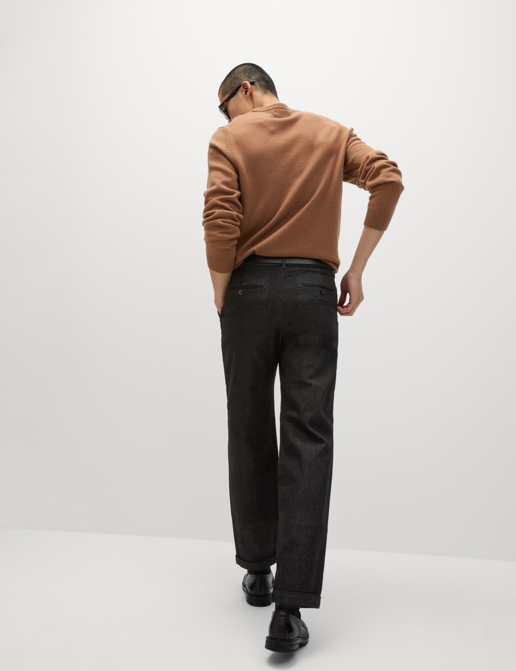 Relaxed Tapered Fit Single Pleat Jeans 4 of 6