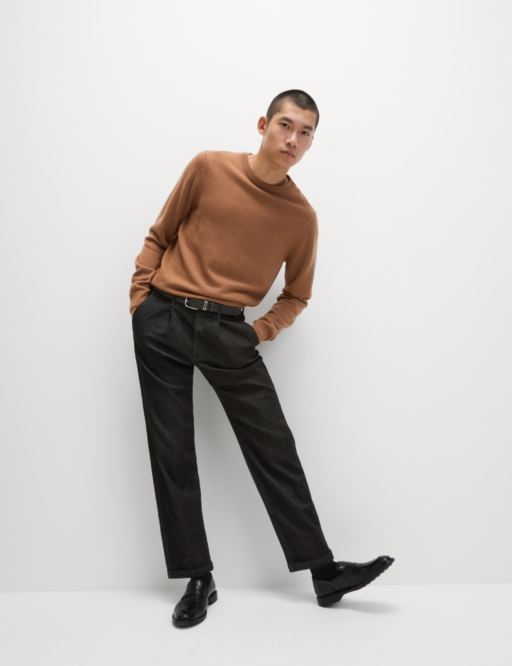 Relaxed Tapered Fit Single Pleat Jeans 6 of 6