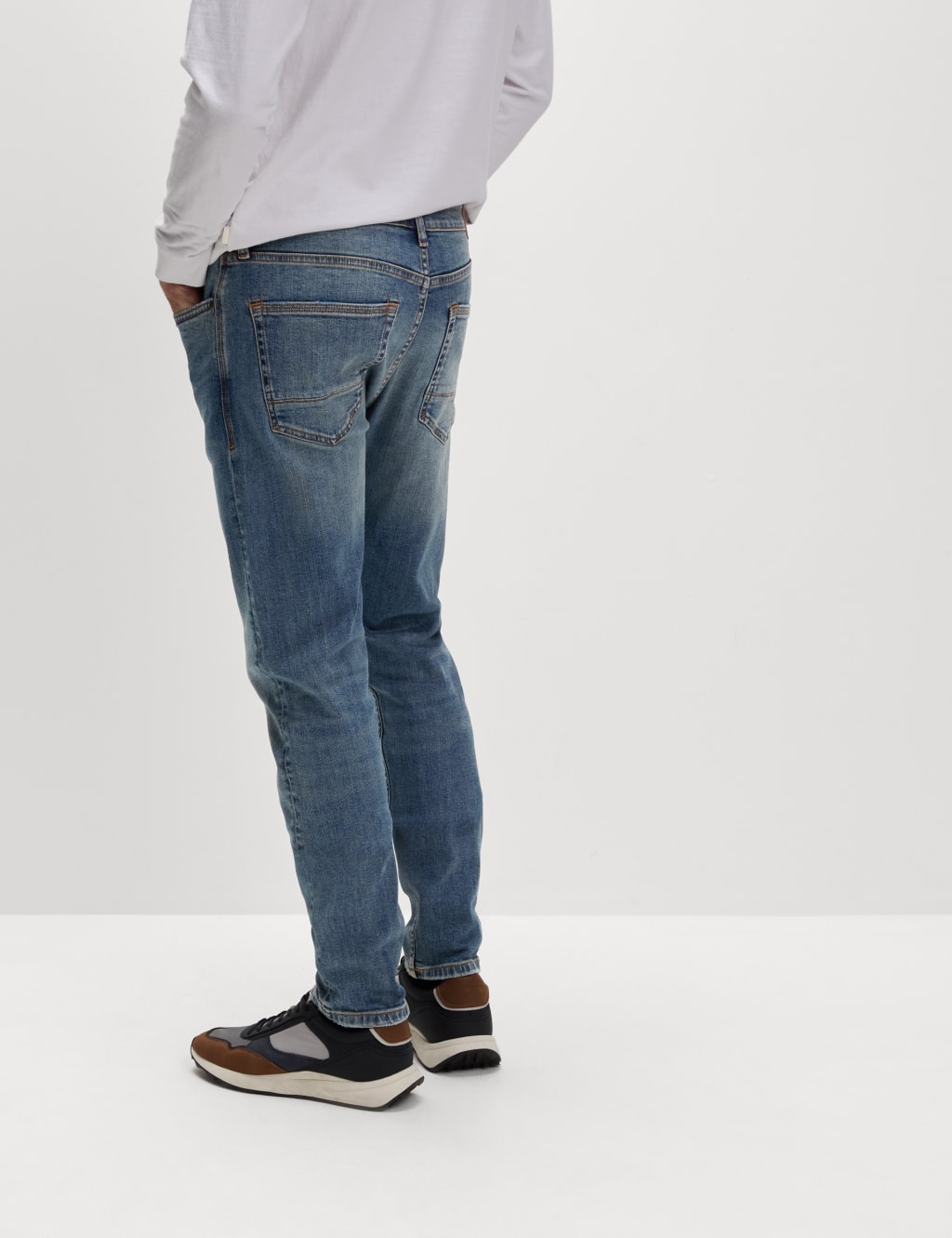 Slim Fit Vintage Wash Stretch Jeans 4 of 5